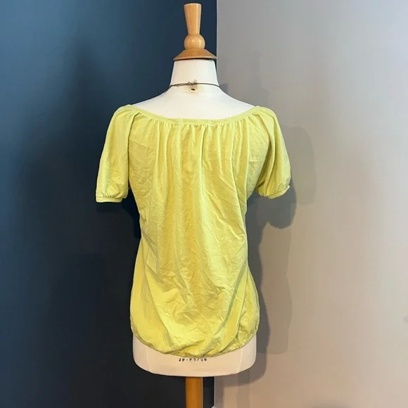 Yellow-Green Puff Sleeve Scoop Neck Blouse Size M - Picture 8 of 9